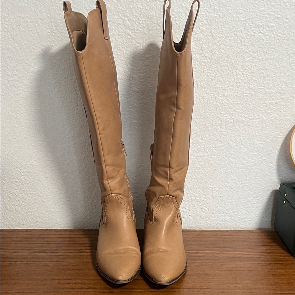 Universal Thread Tan Heeled Boots - Picture 3 of 4